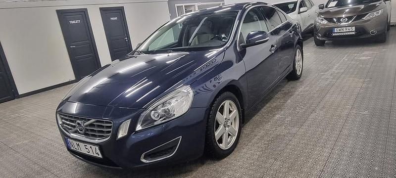 Begagnad Volvo S60 Momentum 150 HK (110 kW) 2012 Blå Sedan