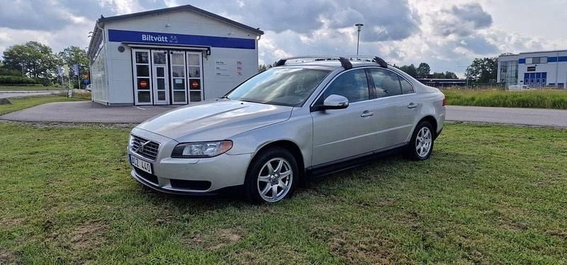 Grå Begagnad 2007 Volvo S80 Kinetic Sedan | 29 000 kr (Bra pris) - Bild 1/4