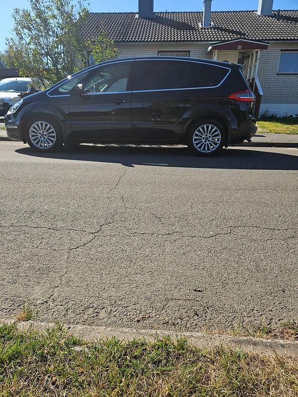 Begagnad 2015 Ford S-MAX S Minibuss | 109 000 kr (Dyr) - Bild 1/4