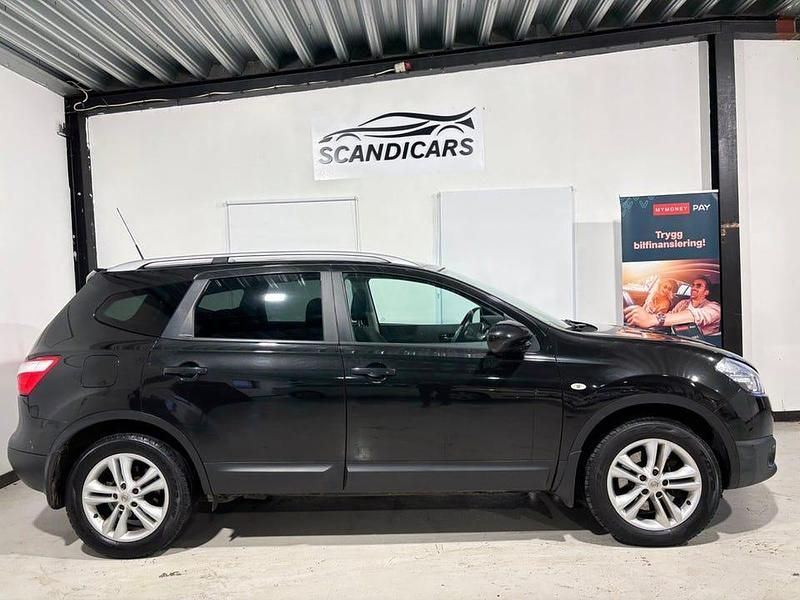 Begagnad Nissan Qashqai +2 150 HK (110 kW) 2011 Svart SUV