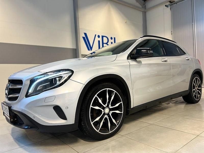 Begagnad Mercedes GLA220 Urban 170 HK (125 kW) 2014 Silver SUV