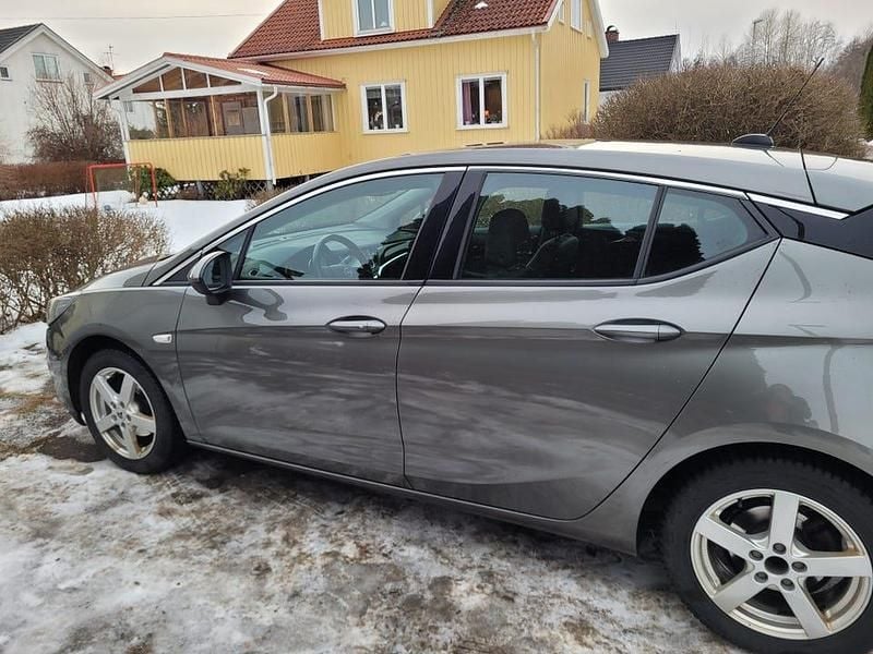 Begagnad Opel Astra 145 HK (106 kW) 2021