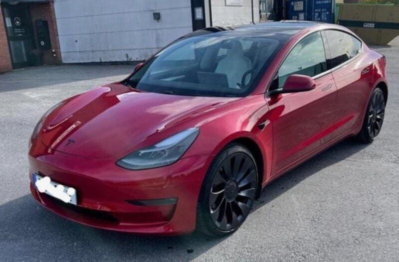 Röd Begagnad 2021 Tesla Model 3 Performance Sedan | 290 000 kr (Bra pris) - Bild 1/3