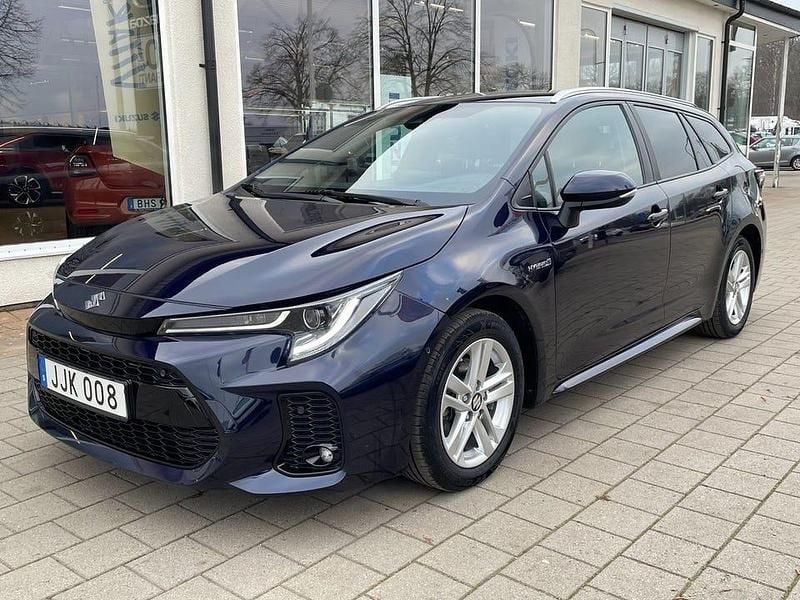 Blå Begagnad 2021 Suzuki Swace Kombi | 179 000 kr (Marknadspris) - Bild 1/4