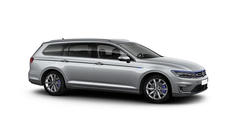 Silver (pyrit silver metallic) Begagnad 2018 VW Passat GTE Kombi | 169 900 kr (Marknadspris) - Bild 1/2