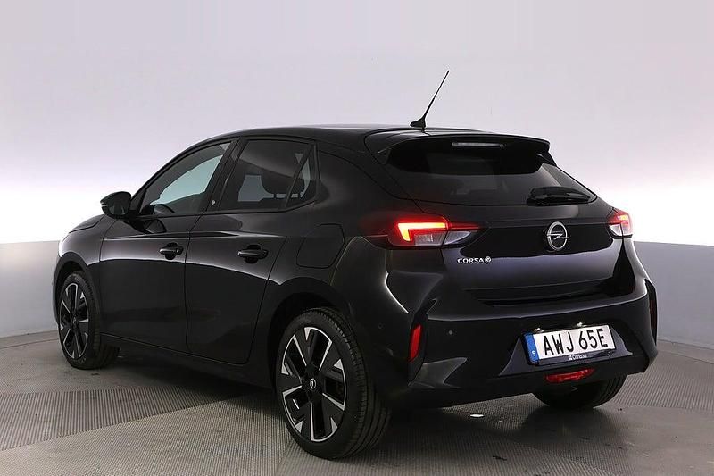 Begagnad Opel Corsa-e Ultimate 100 kW (136 HK) 2022 Svart Halvkombi