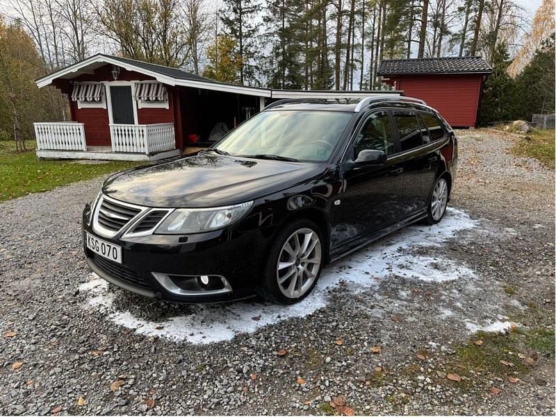 Svart Begagnad 2010 Saab 9-3 Aero Kombi | 89 900 kr (Lite dyr) - Bild 1/3