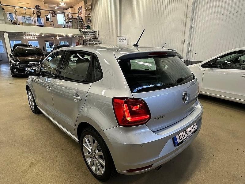 Begagnad VW Polo 90 HK (66 kW) 2015 Silver Halvkombi