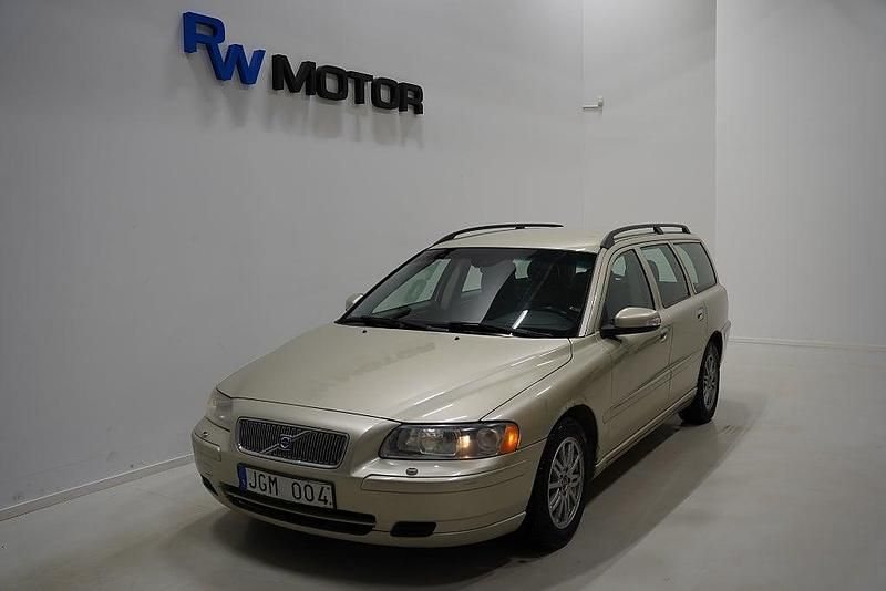 Begagnad Volvo V70 Kinetic 170 HK (125 kW) 2007 Brun Kombi