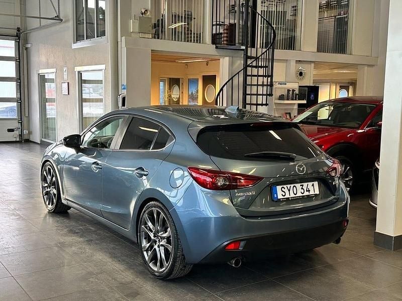Begagnad Mazda 3 Core 120 HK (88 kW) 2014 Blå Halvkombi