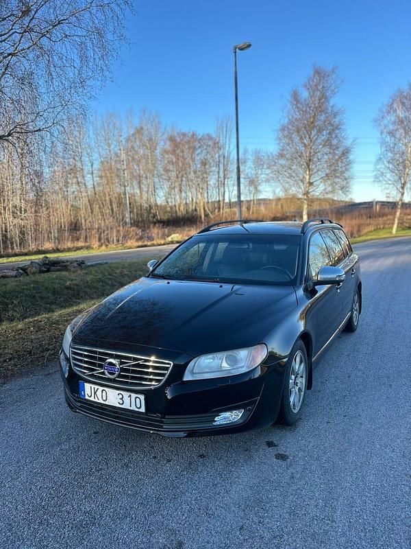Begagnad 2008 Volvo V70 Kombi | 42 000 kr - Bild 1/4