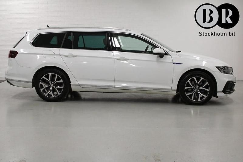 Begagnad VW Passat GTE 218 HK (160 kW) 2021 Vit Kombi