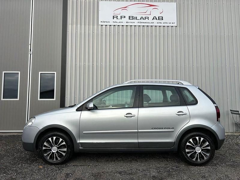 Silver Begagnad 2007 VW Polo Cross Halvkombi | 45 000 kr - Bild 1/4