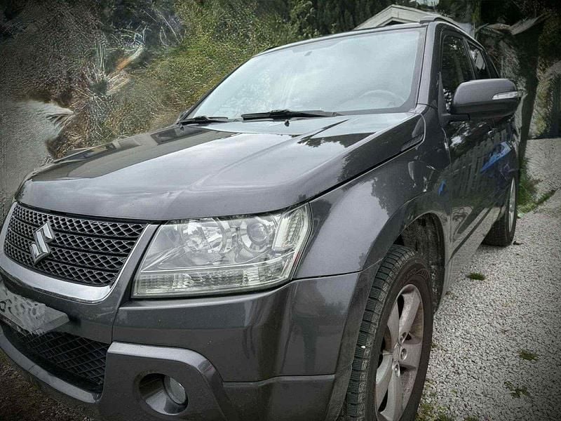 Grå Begagnad 2011 Suzuki Grand Vitara SUV | 80 000 kr (Bra pris) - Bild 1/4
