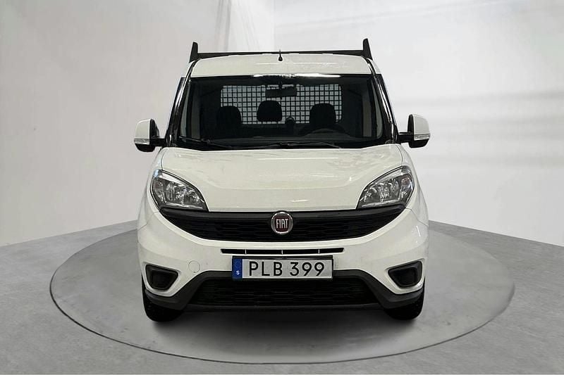 Begagnad Fiat Doblò 95 HK (69 kW) 2017 Vit Minibuss