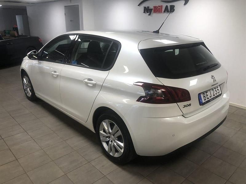 Begagnad Peugeot 308 Active 131 HK (96 kW) 2018 Vit Halvkombi