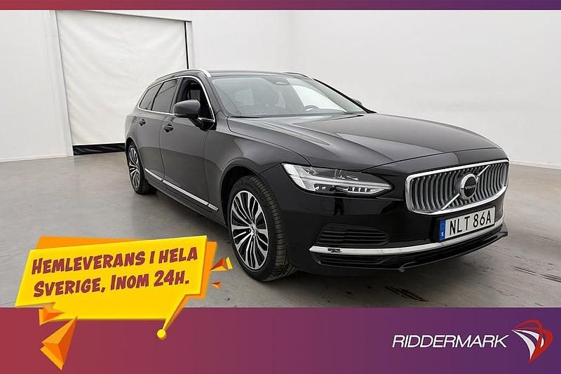 Svart Begagnad 2022 Volvo V90 Core Kombi | 394 800 kr (Marknadspris) - Bild 1/3