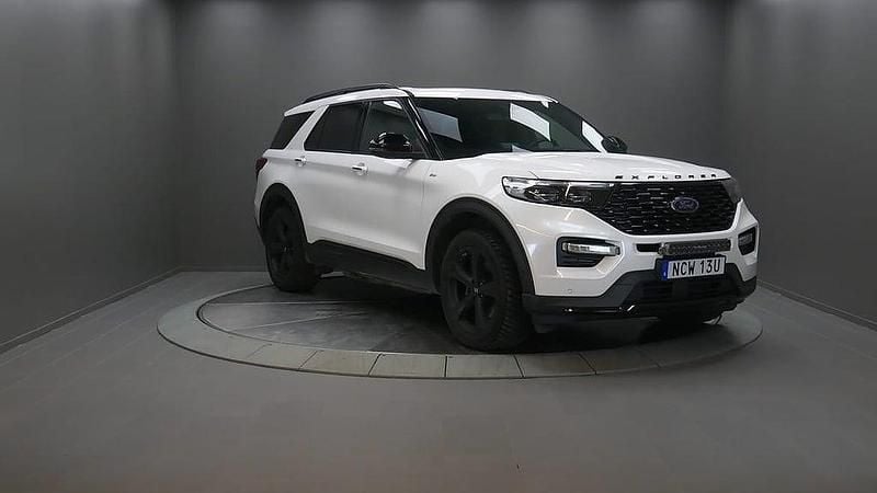 Vit Begagnad 2022 Ford Explorer ST-Line SUV | 439 000 kr (Superpris) - Bild 1/4