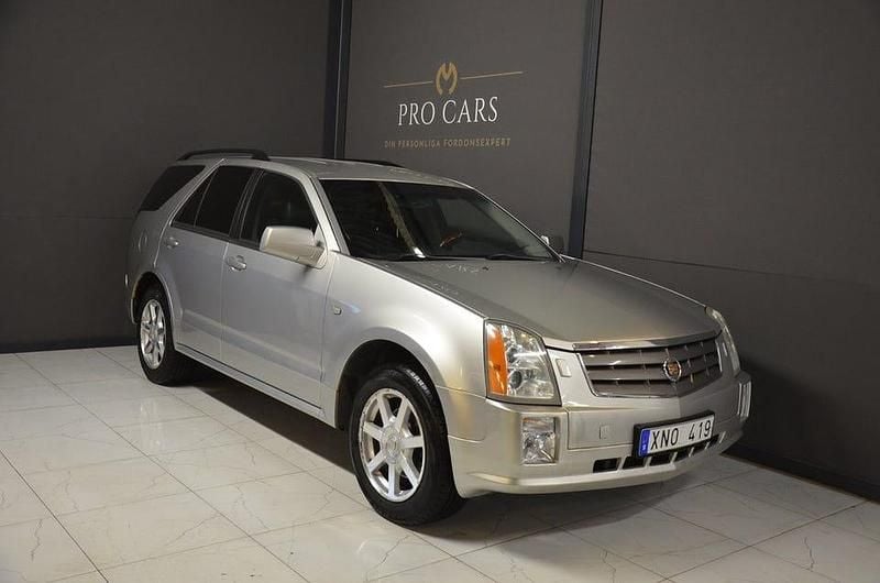 Silver Begagnad 2005 Cadillac SRX SUV | 68 000 kr - Bild 1/4