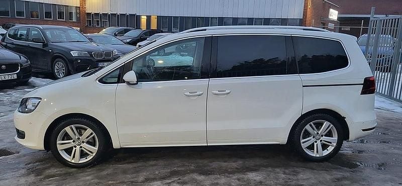 Begagnad VW Sharan 150 HK (110 kW) 2016 Vit Minibuss