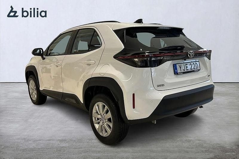 Begagnad Toyota Yaris Cross Active 92 HK (67 kW) 2025 Vit SUV