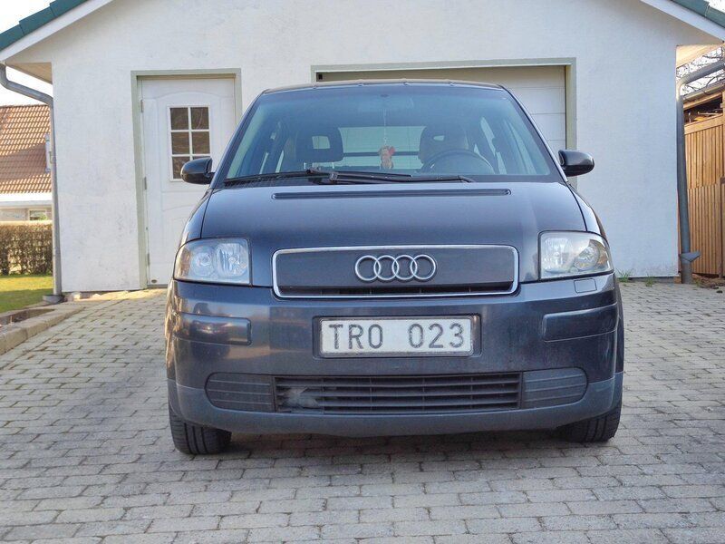Blå Begagnad 2003 Audi A2 Halvkombi | 24 900 kr (Marknadspris) - Bild 1/4