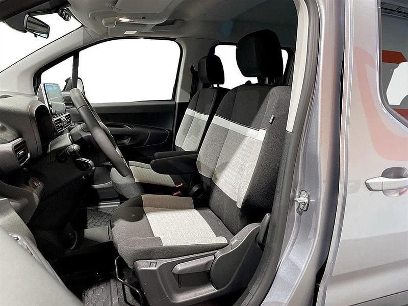 Begagnad Citroën e-Berlingo Shine 100 kW (136 HK) 2023 Grå Minibuss