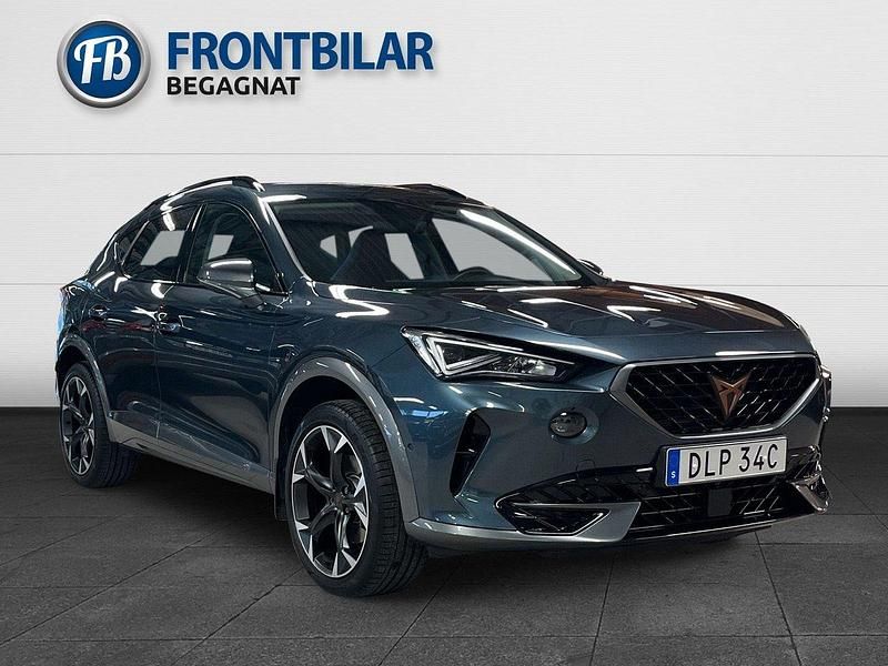 Grå Begagnad 2023 Cupra Formentor SUV | 269 900 kr (Marknadspris) - Bild 1/3