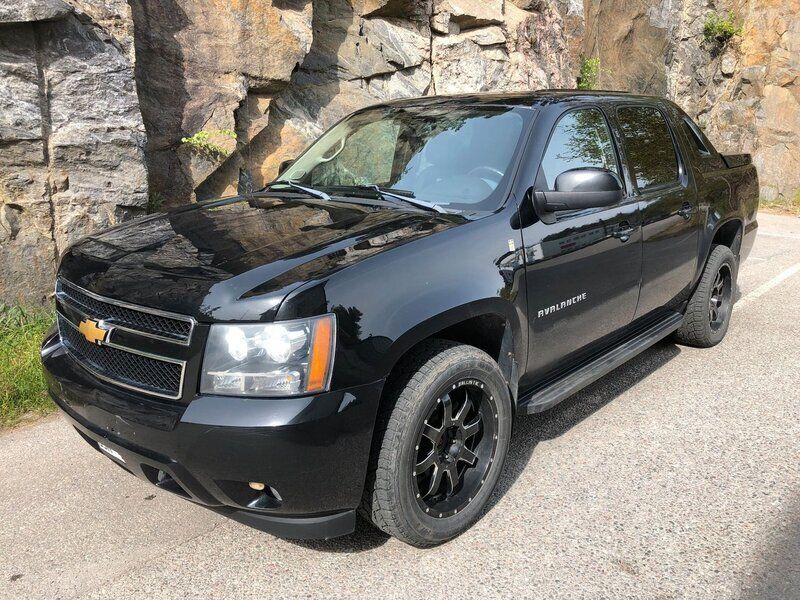 Svart Begagnad 2012 Chevrolet Avalanche LTZ Van | 169 900 kr - Bild 1/4