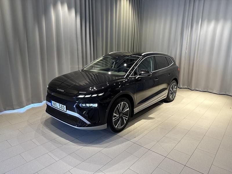 Svart Ny 2026 Skoda Enyaq iV SUV | 549 900 kr (Bra pris) - Bild 1/4