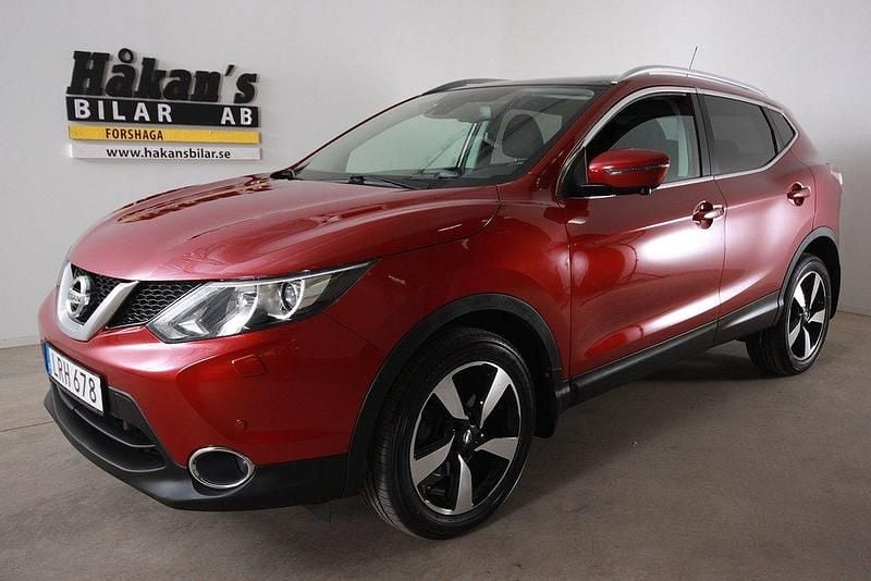 Röd (rubinrödmet) Begagnad 2016 Nissan Qashqai SUV | 139 500 kr (Lite dyr) - Bild 1/4