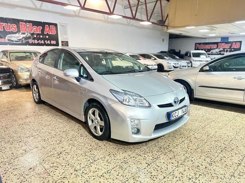 Silver Begagnad 2009 Toyota Prius Halvkombi | 119 900 kr (Marknadspris) - Bild 1/4