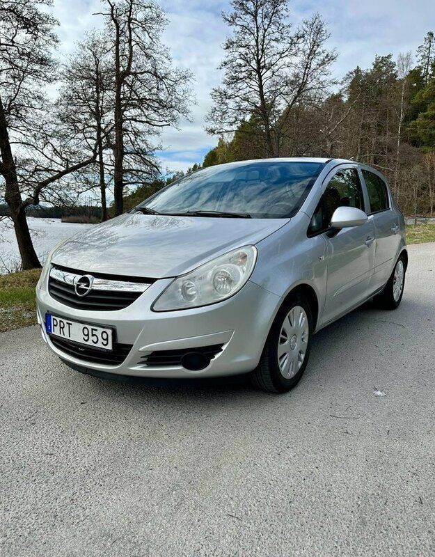 Grå Begagnad 2008 Opel Corsa Halvkombi | 22 000 kr (Bra pris) - Bild 1/4