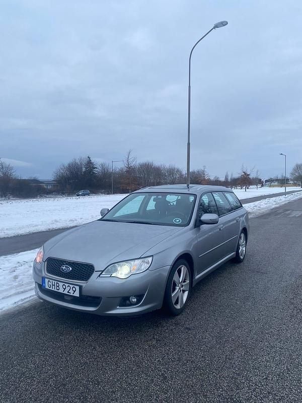 Begagnad Subaru Legacy 173 HK (127 kW) 2009 Grå Kombi