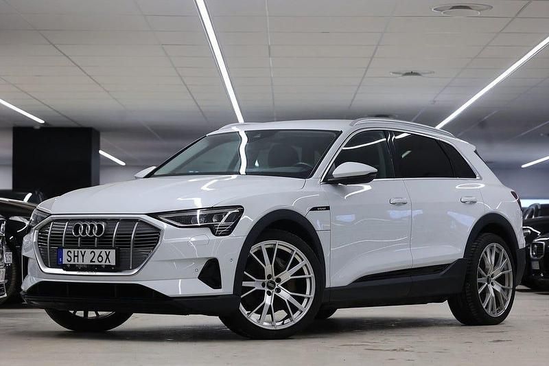Begagnad Audi e-tron 230 kW (313 HK) 2019 Vit SUV