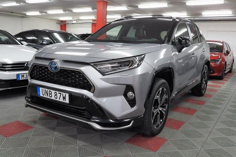 Grå Begagnad 2021 Toyota RAV4 Style SUV | 399 500 kr (Bra pris) - Bild 1/4