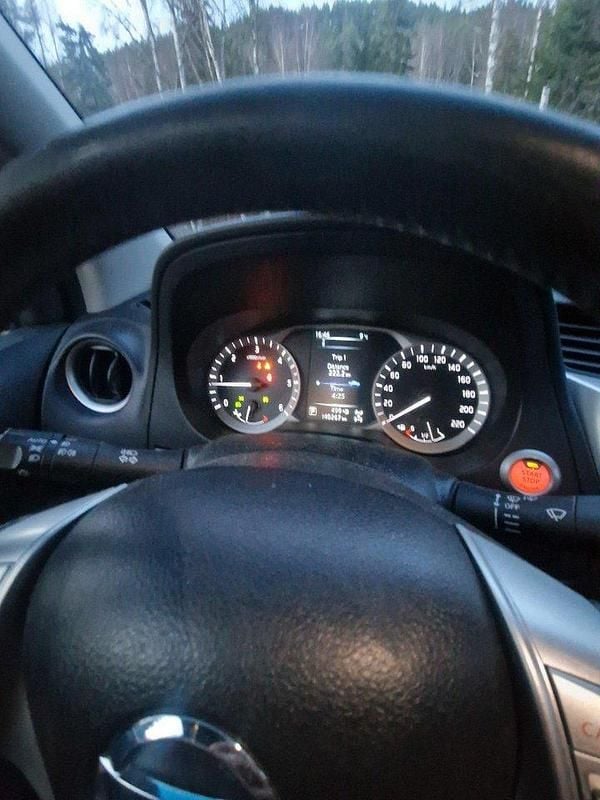 Vit Begagnad 2018 Nissan Navara Pickup | 279 000 kr - Bild 1/4