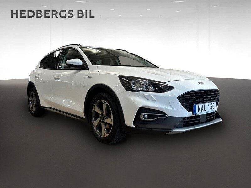 Vit Begagnad 2021 Ford Focus Active Halvkombi | 199 900 kr (Marknadspris) - Bild 1/4