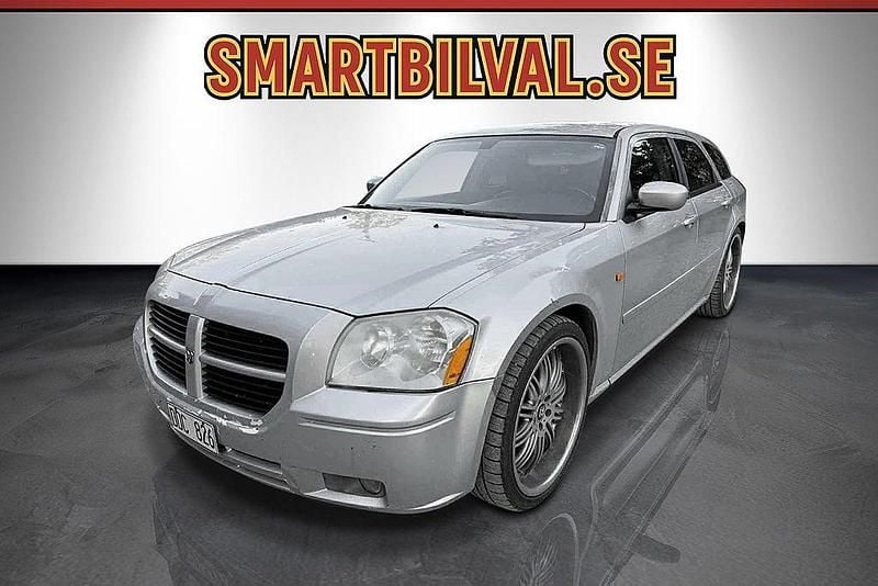 Silvermetallic Begagnad 2005 Dodge Magnum Kombi | 59 900 kr - Bild 1/4