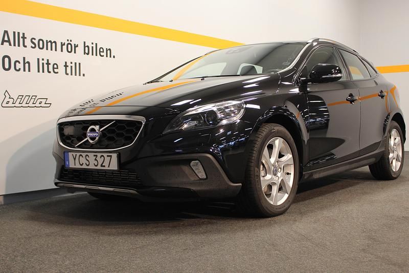 Svart Begagnad 2016 Volvo V40 CC Business Edition Kombi | 169 500 kr (Lite dyr) - Bild 1/3
