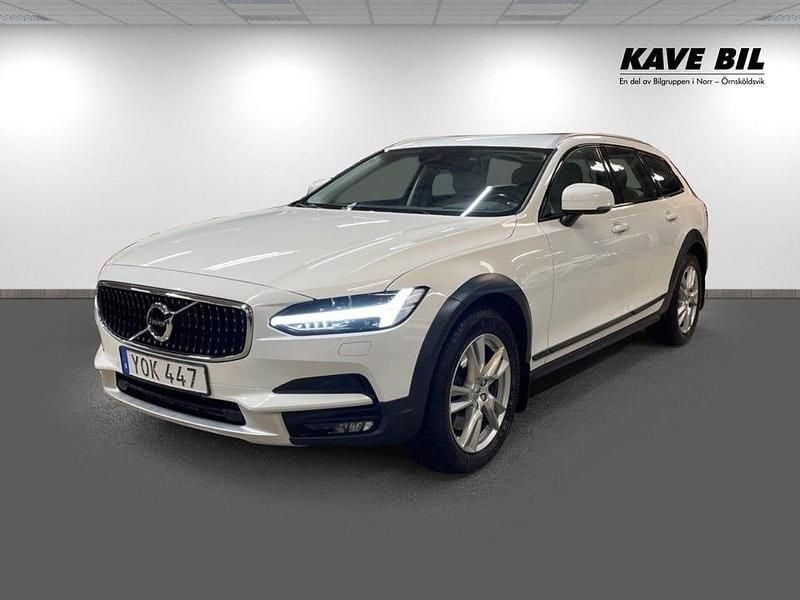 Vit Begagnad 2017 Volvo V90 CC Momentum Kombi | 224 900 kr (Marknadspris) - Bild 1/3