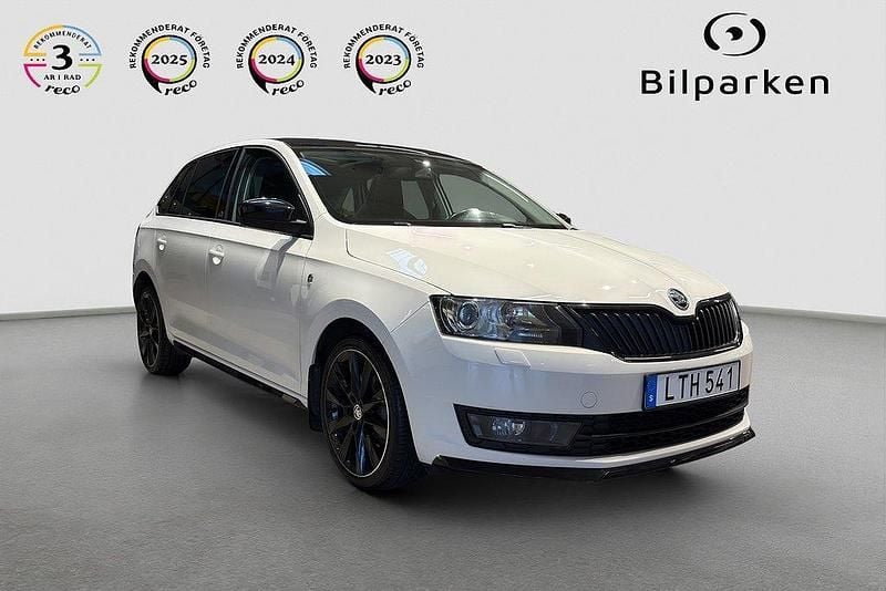 Vit Begagnad 2014 Skoda Rapid Monte Carlo Halvkombi | 99 990 kr (Marknadspris) - Bild 1/4