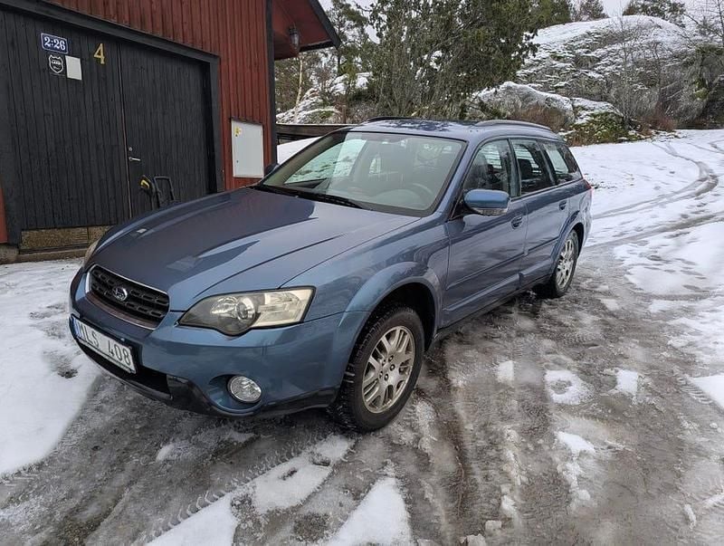 Metallic Begagnad 2006 Subaru Outback Kombi | 29 900 kr (Marknadspris) - Bild 1/4