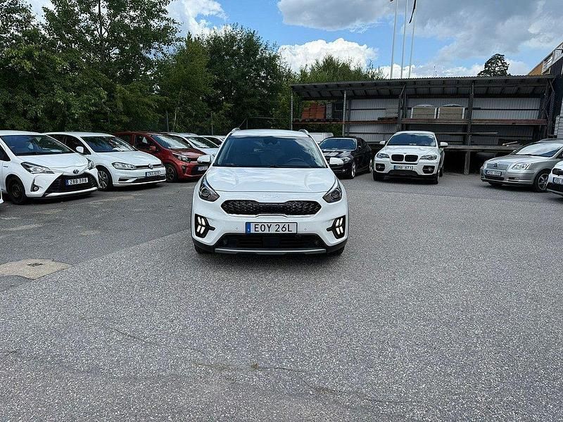 Vit Begagnad 2021 Kia Niro Advance SUV | 149 900 kr - Bild 1/4