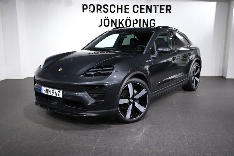 Grå (grey) Begagnad 2025 Porsche Macan SUV | 995 000 kr (Bra pris) - Bild 1/3