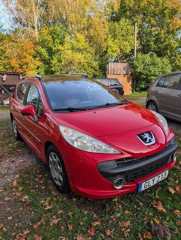 Röd Begagnad 2009 Peugeot 207 Kombi | 32 500 kr (Lite dyr) - Bild 1/4