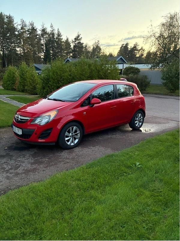 Röd Begagnad 2014 Opel Corsa Enjoy Halvkombi | 89 000 kr (Bra pris) - Bild 1/4