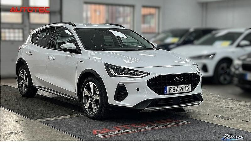 Begagnad Ford Focus Business Edition 125 HK (91 kW) 2023 Vit Halvkombi