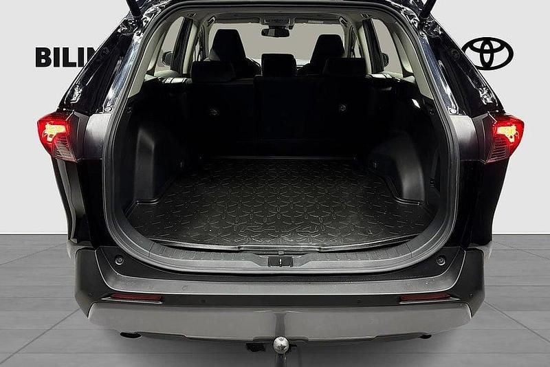 Begagnad Toyota RAV4 Hybrid Active 224 HK (164 kW) 2023 Svart SUV