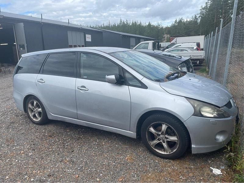 Silver Begagnad 2004 Mitsubishi Grandis Minibuss | 10 000 kr (Superpris) - Bild 1/2
